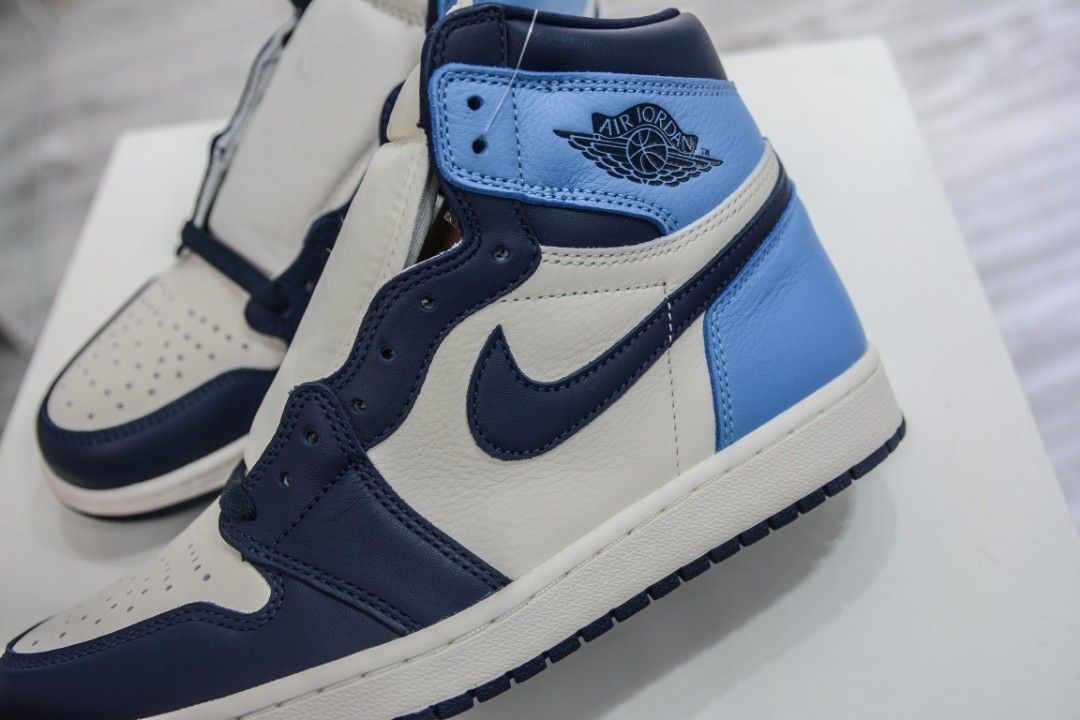 Air Jordan 1 Retro High OG 'Obsidian' 555088-140