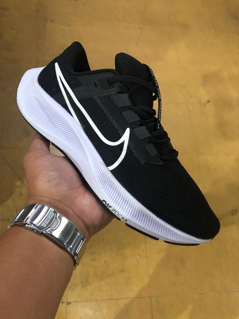 zoom pegasus black