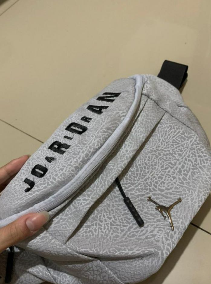Nike jordan bumbag Barang Mewah Tas Dompet di Carousell