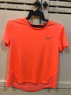 NIKE running tee