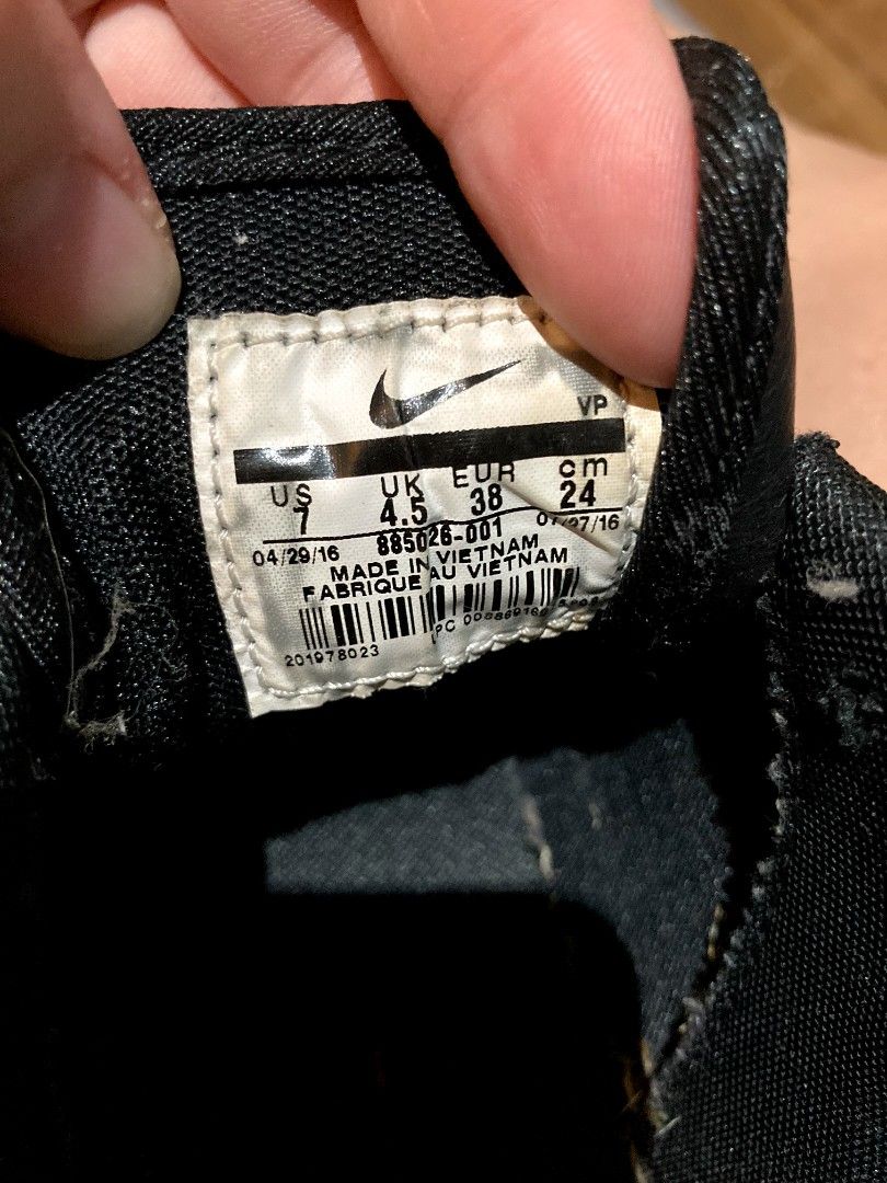 NIKE SHOES US 7 24 cm
