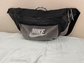 Nike Sportswear Heritage Hip Pack Waist Fanny Bag BA5750-010 BNWTs