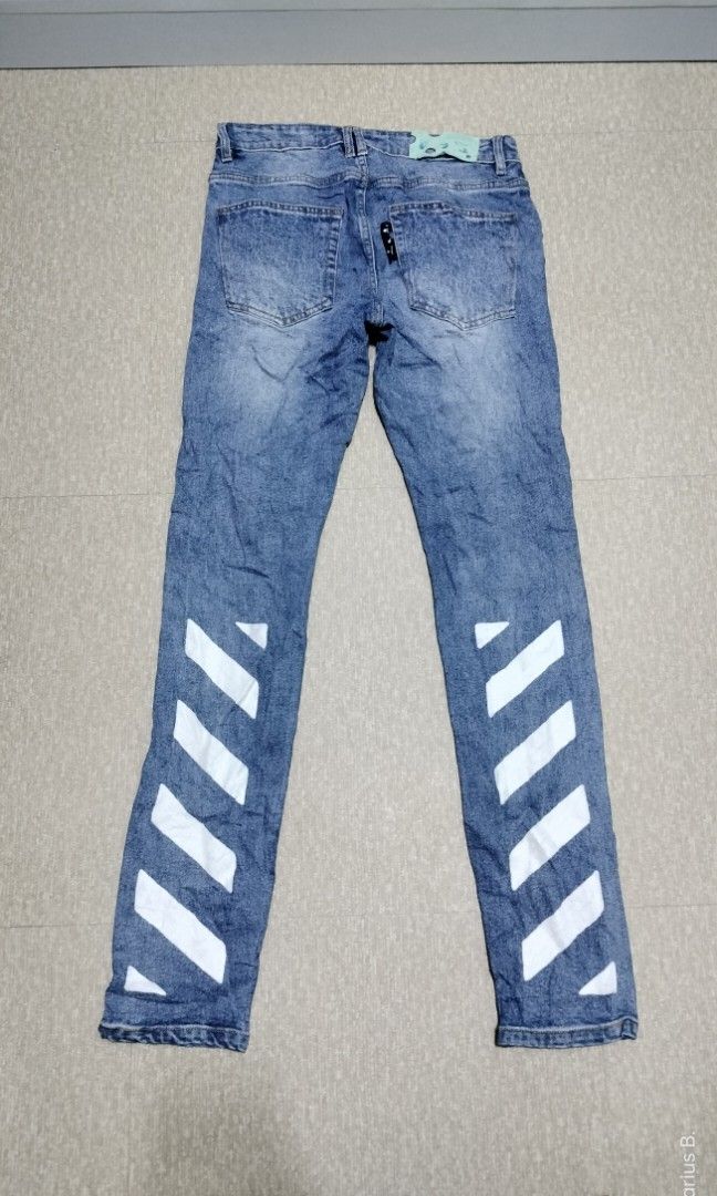 Off white (Category: Jeans) located in Taytay. Submitted by dariusballesteros (Listing ID 1218773165, Image 2). Description: size 29-30 length 39 hem 6 inch no issue.