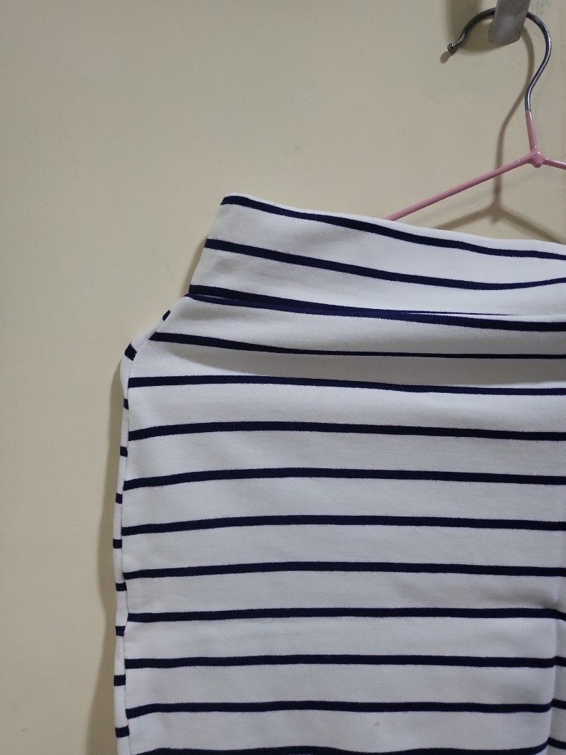 Office skirt stripe (Category: Skirts) located in Manila. Submitted by kth18 (Listing ID 1218854168, Image 2). Description: ♡ good condition, perfect for office attires ♡ S-M ♡ negotiable. DM me 🙂 ♡ ggx / shopee co.