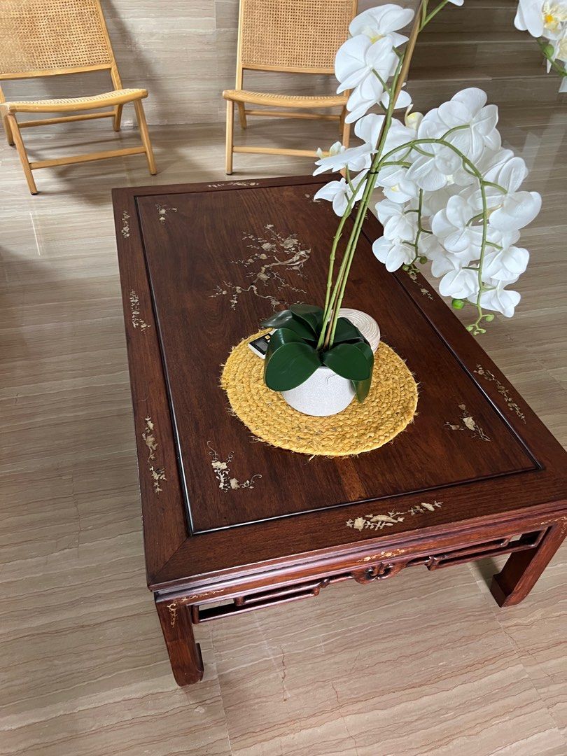 Antique Oriental Rosewood Coffee Table with White Pearl grafting