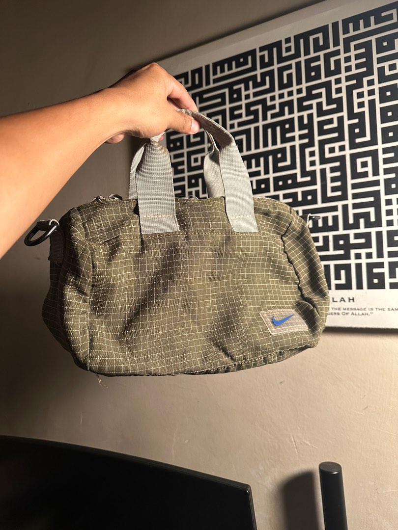 Original Vintage NIKE Mini Bag with Side Hooks, Men's Fashion, Bags