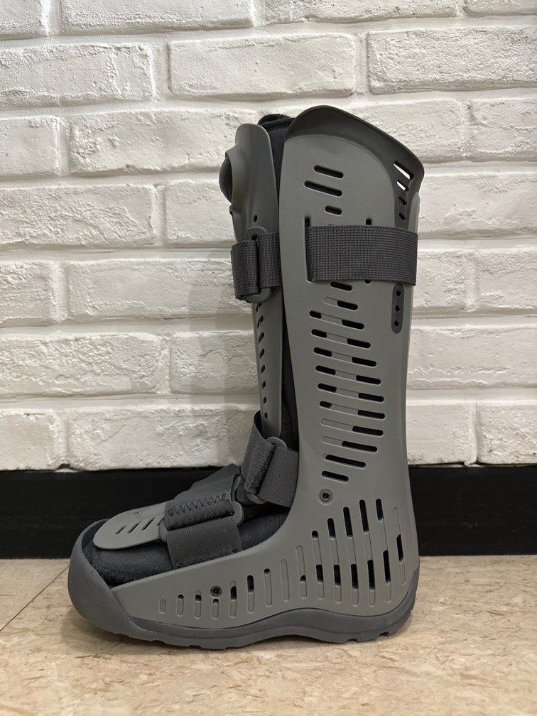 Ossur Rebound Air Walker ankle brace, Health & Nutrition, Medical ...