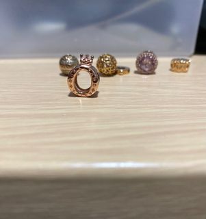 （分類：）位於 。 由 szesy 提交（商品編號 1218866831，圖片 1）。簡介： 。