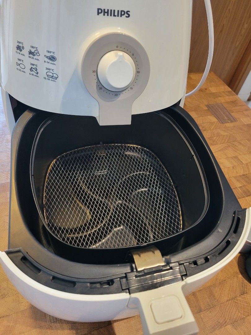 Philips HD9216 air fryer, TV & Home Appliances, Kitchen Appliances