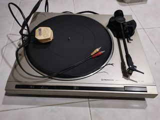 Pioneer  Vinyl Player