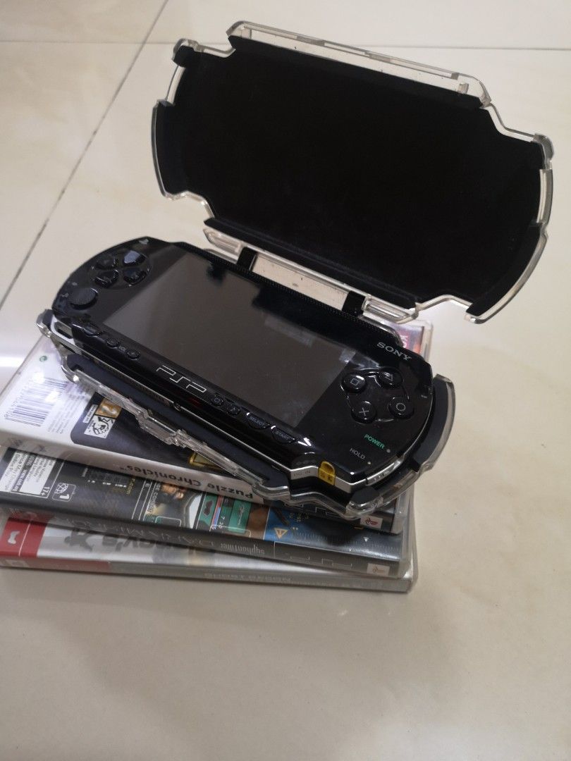 Psp1000 with case and games, Video Gaming, Video Game Consoles