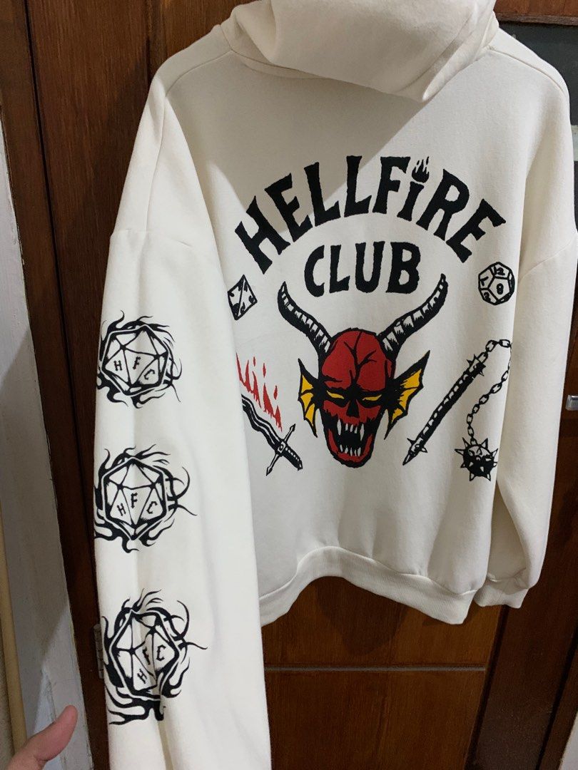 pull&bear stranger things hellfire club (oversized), Fesyen Wanita