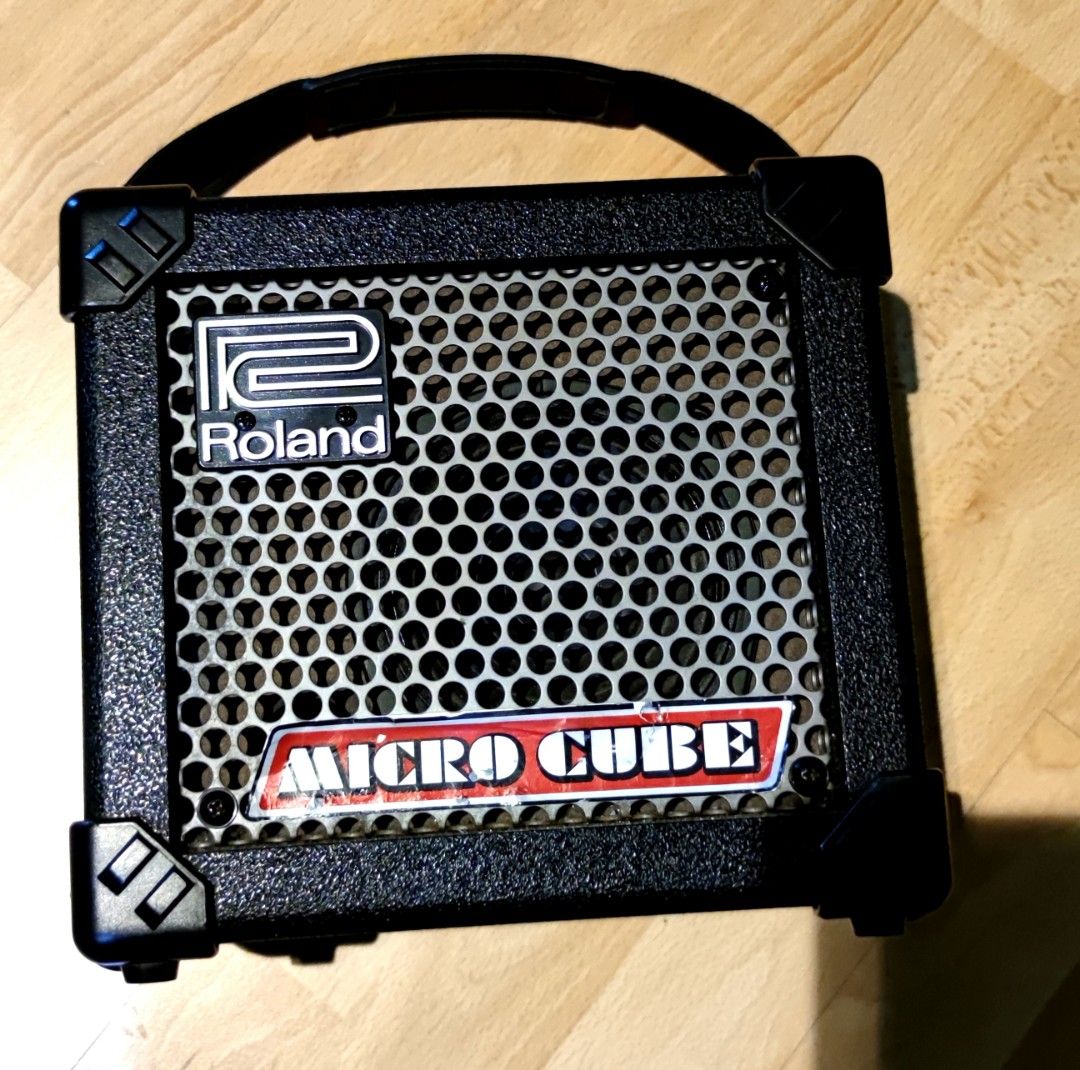 Roland micro cube, Hobbies & Toys, Music & Media, Musical Instruments ...