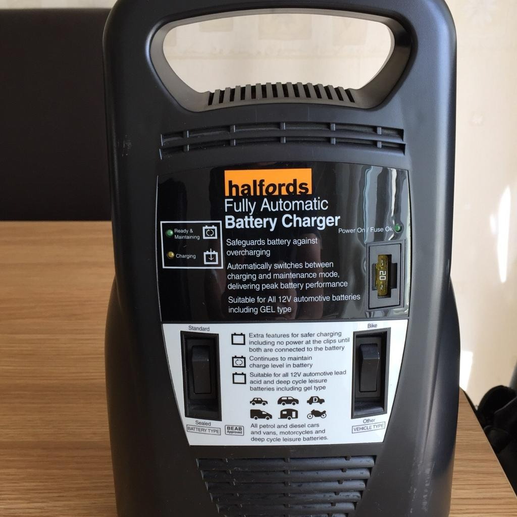Halfords car cheap charger battery