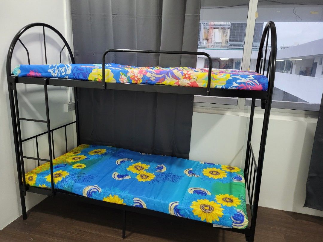 Double deck store metal frame