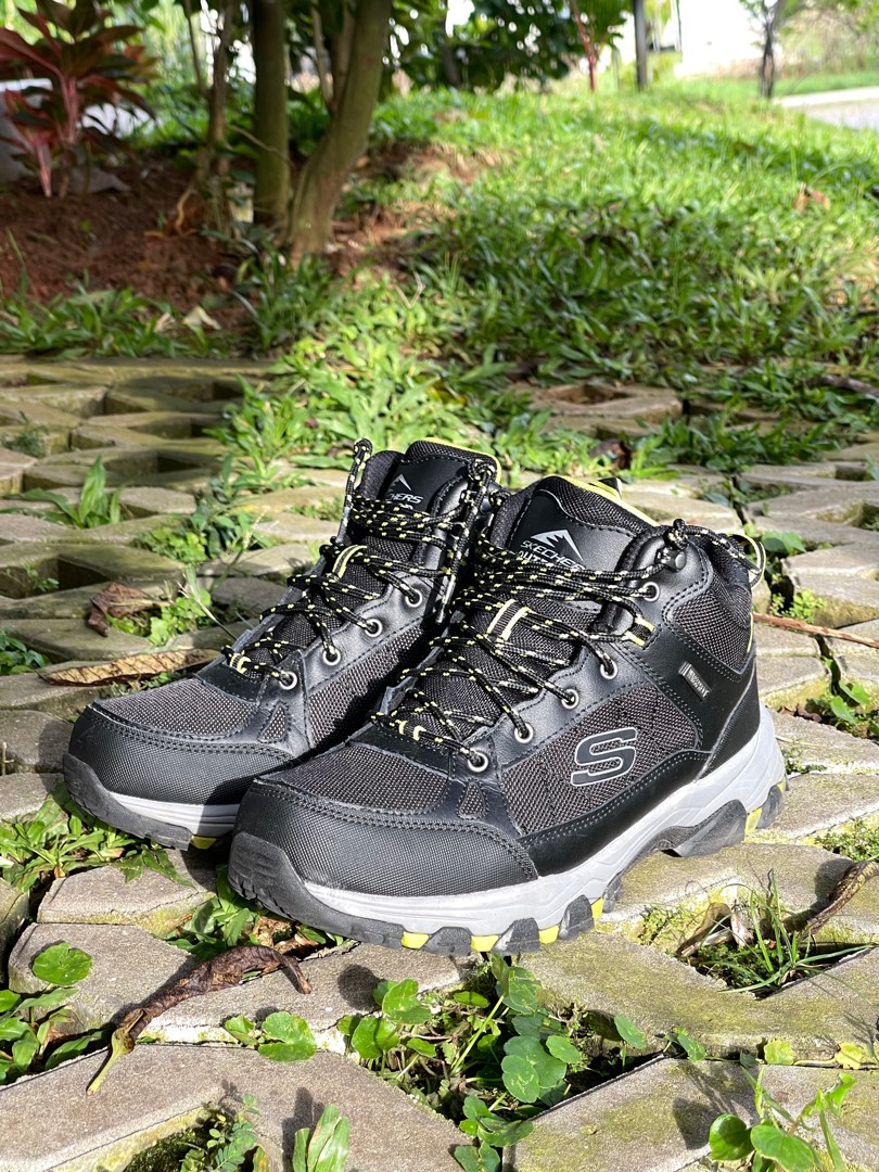 Sepatu discount skechers outdoor