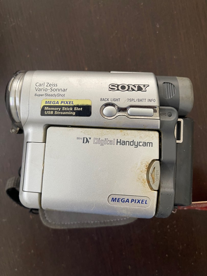 sony handycam mini dv, Photography, Video Cameras on Carousell