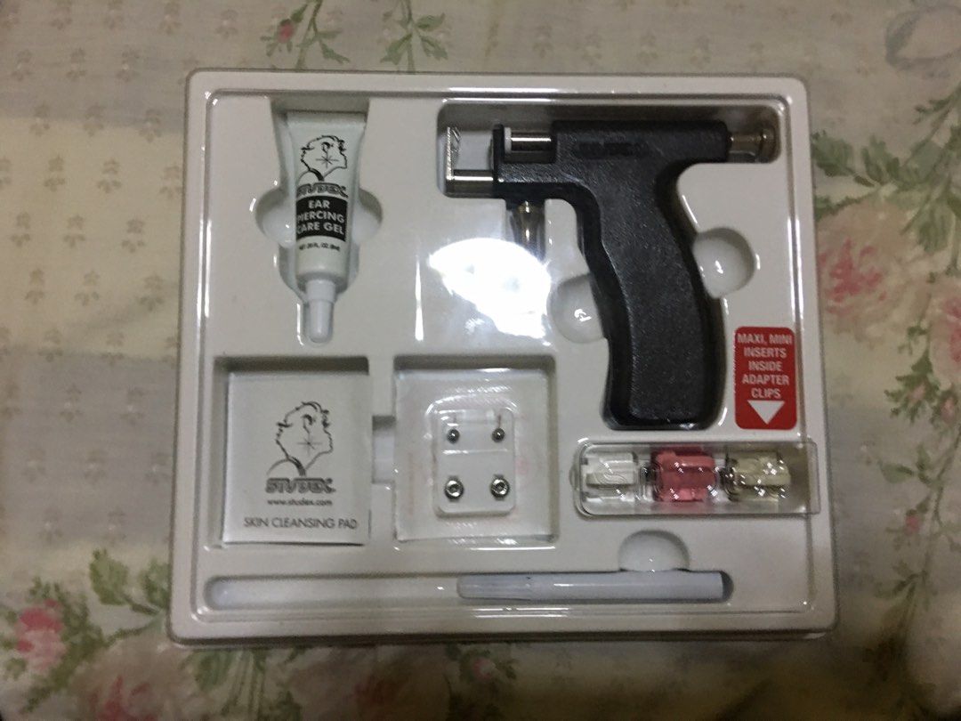 Studex Ear piercing gun kit –