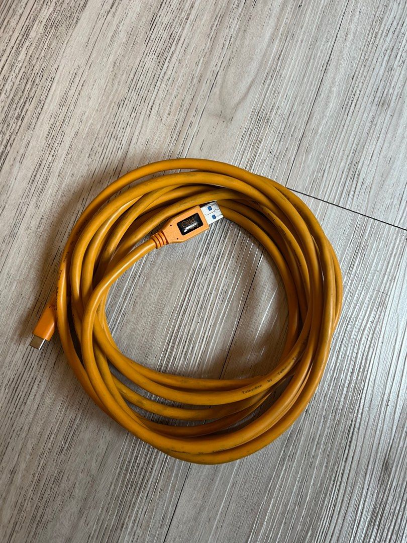 Tethertools Cable (Category: Other Photography Accessories) located in Singapore. Submitted by jo89 (Listing ID 1218766783, Image 2). Description: Usb A to Usb C 4m long..