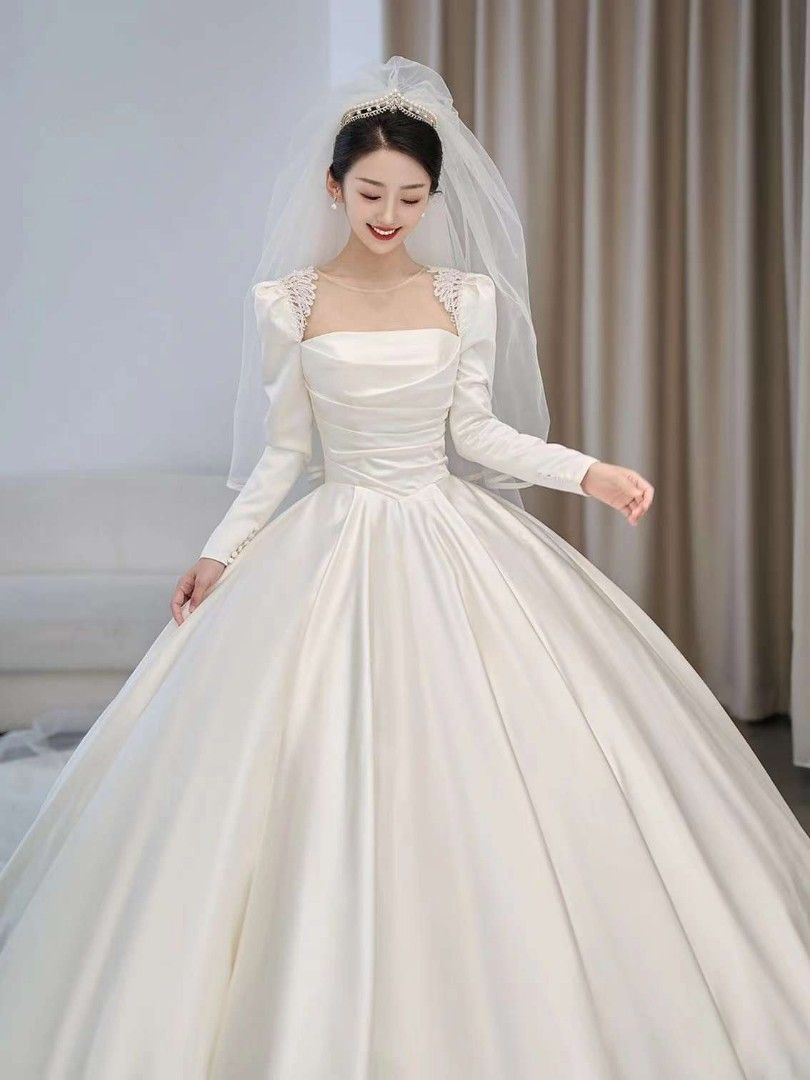 Timeless Beauty: A White Wedding Dress with Korean Flair, Women's Fashion,  Dresses & Sets, Evening Dresses & Gowns on Carousell