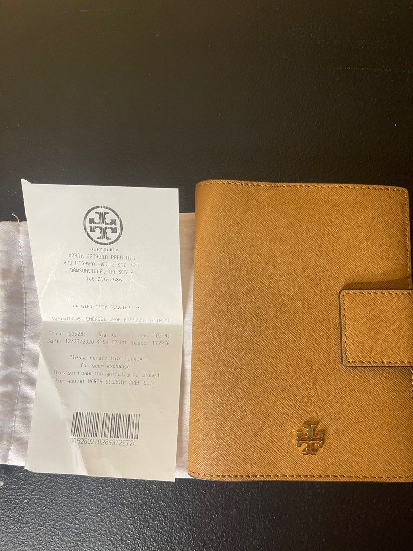 Tory Burch Passport Holder, Women's Fashion, Bags & Wallets, Purses &  Pouches on Carousell