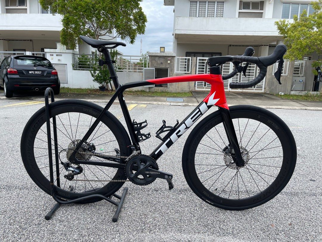 Trek Emonda SL Disc 2022 Custom Size 58 Sports Equipment