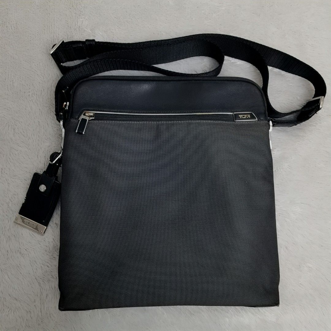 Tumi arrive lucas crossbody original Fesyen Pria Tas Dompet