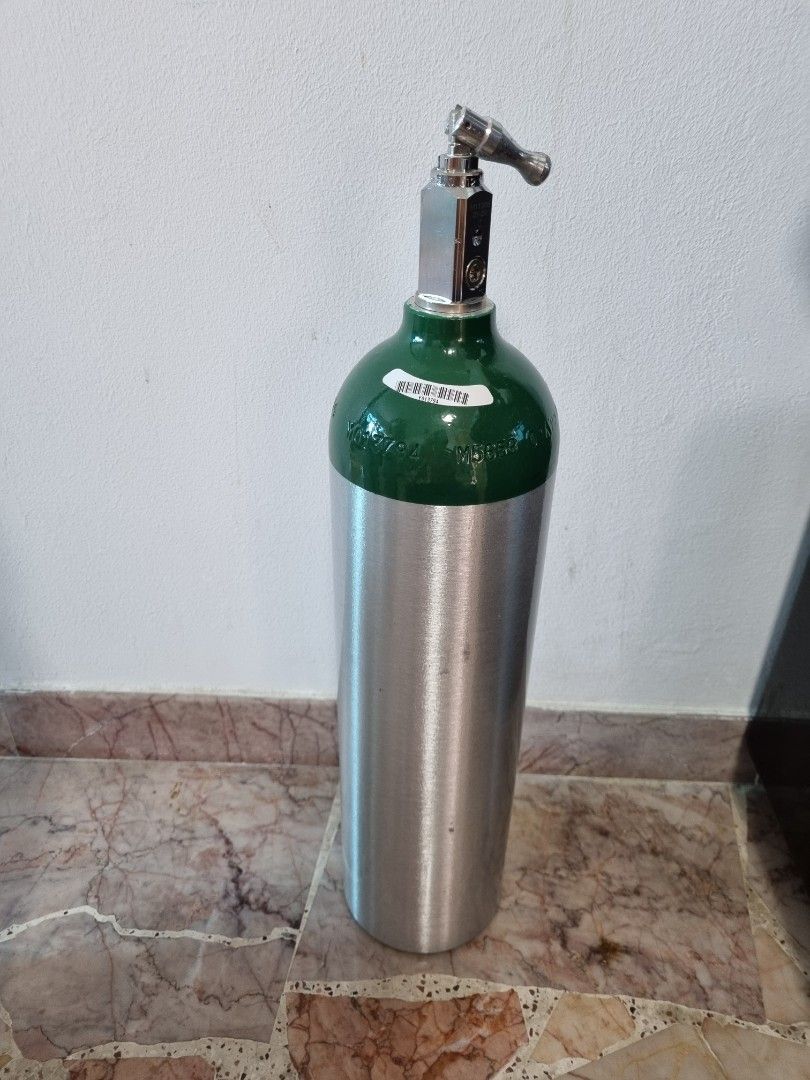 used oxygen tank, Health & Nutrition, Medical Supplies & Tools on Carousell