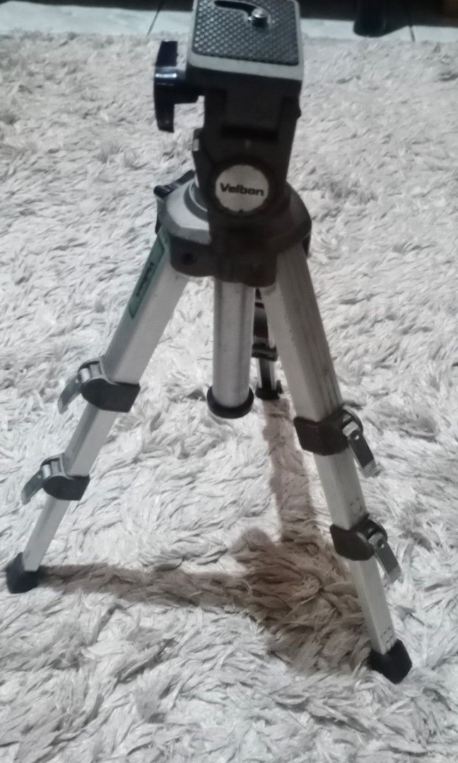 Velbon Mini Tripod (Category: Tripods & Monopods) located in Santa Rosa. Submitted by amnebre (Listing ID 1218771599, Image 1). Description: .
