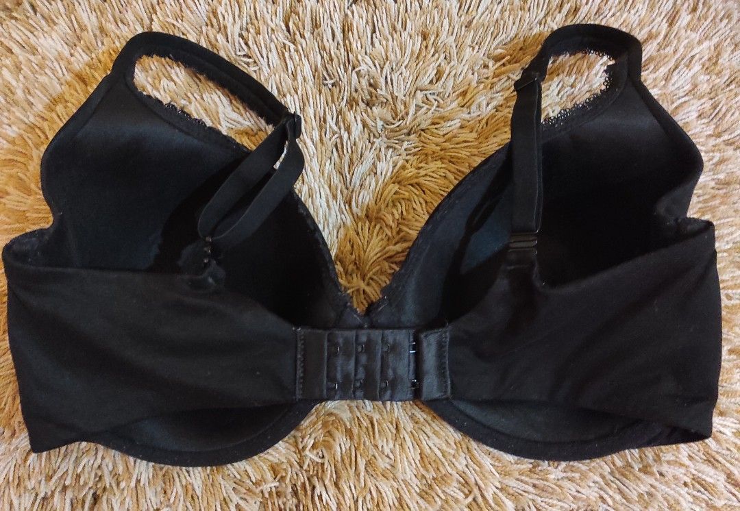 Victorias Secret Black Bra 32DDD/34DD, Women's Fashion, Undergarments ...