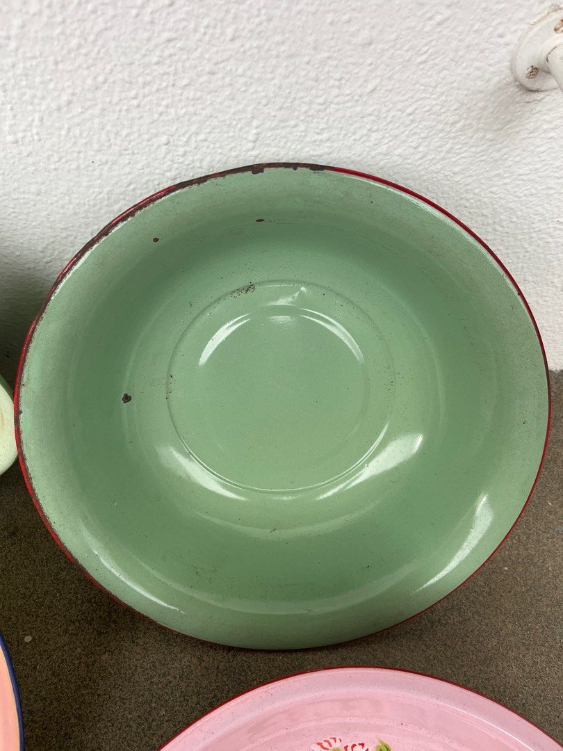 Vintage enamel basins, Hobbies & Toys, Memorabilia & Collectibles