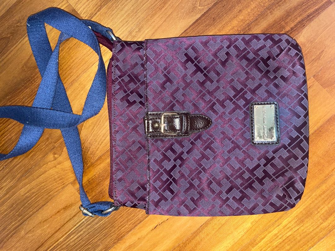 Vintage Tommy Hilfiger crossbody bag, Women's Fashion, Bags & Wallets