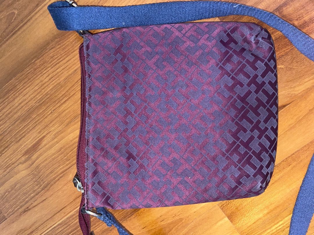 Vintage Tommy Hilfiger crossbody bag, Women's Fashion, Bags & Wallets