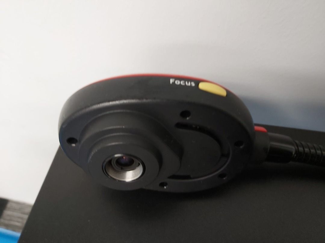 Visualiser (Category: Office & Business Technology) located in Singapore. Submitted by llw05 (Listing ID 1218816999, Image 3). Description: DUKANE Camera 335 This visualiser is in a good condition..