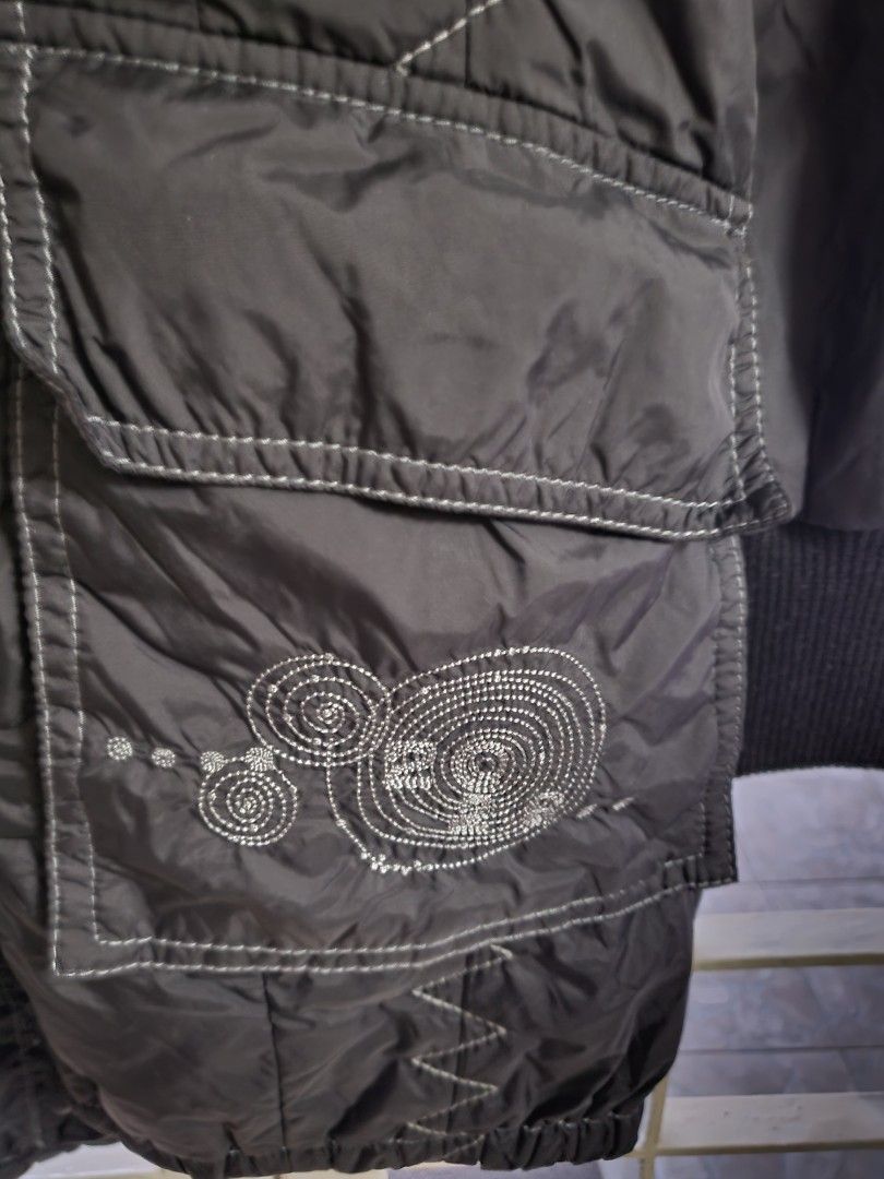 Winter jacket (Category: Coats, Jackets and Outerwear) located in Singapore. Submitted by nineteen51 (Listing ID 1218882339, Image 3). Description: 2026 is the brand. 100% polyester, size 1. self collect..