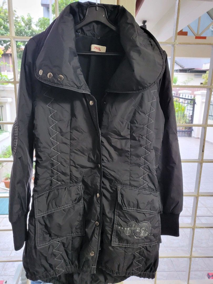 Winter jacket (Category: Coats, Jackets and Outerwear) located in Singapore. Submitted by nineteen51 (Listing ID 1218882339, Image 1). Description: 2026 is the brand. 100% polyester, size 1. self collect..