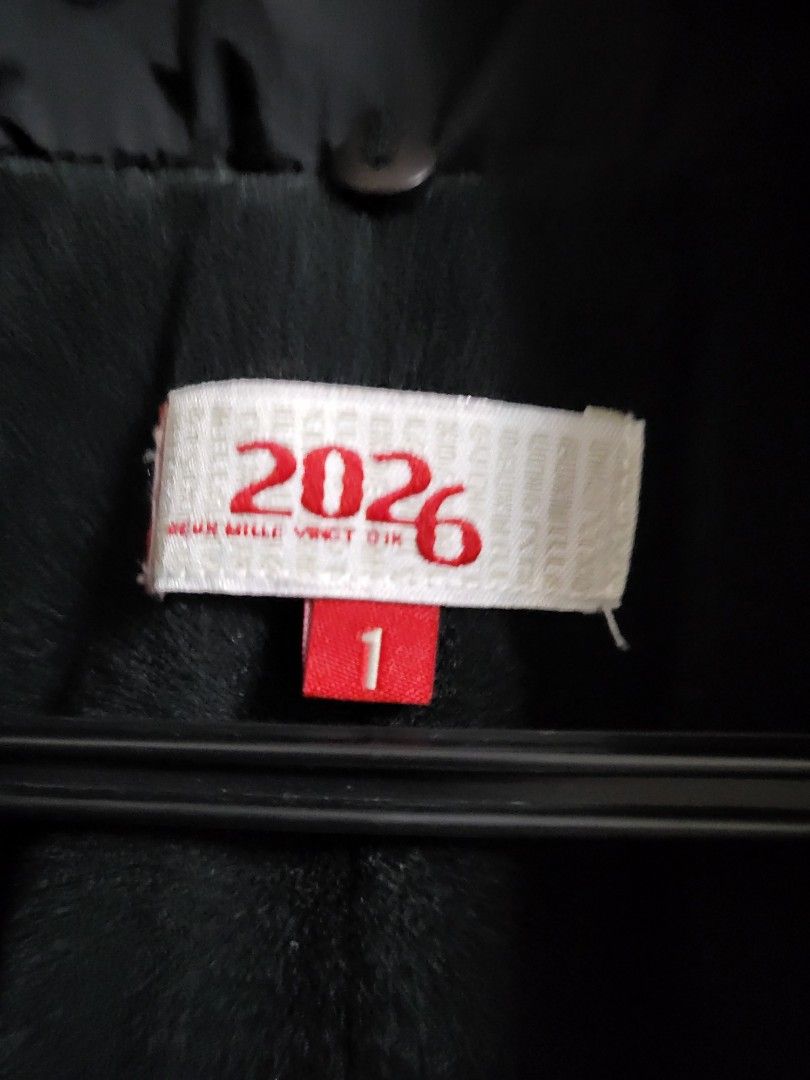 Winter jacket (Category: Coats, Jackets and Outerwear) located in Singapore. Submitted by nineteen51 (Listing ID 1218882339, Image 2). Description: 2026 is the brand. 100% polyester, size 1. self collect..