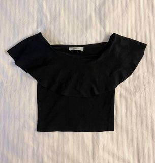 (Category: ) located in . Submitted by lnfwardrobe (Listing ID 1218936917, Image 1). Description: .