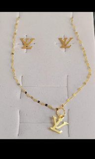 18k gold necklace and earrings set