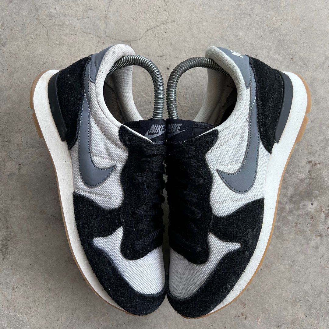 Nike internationalist deals 5.5