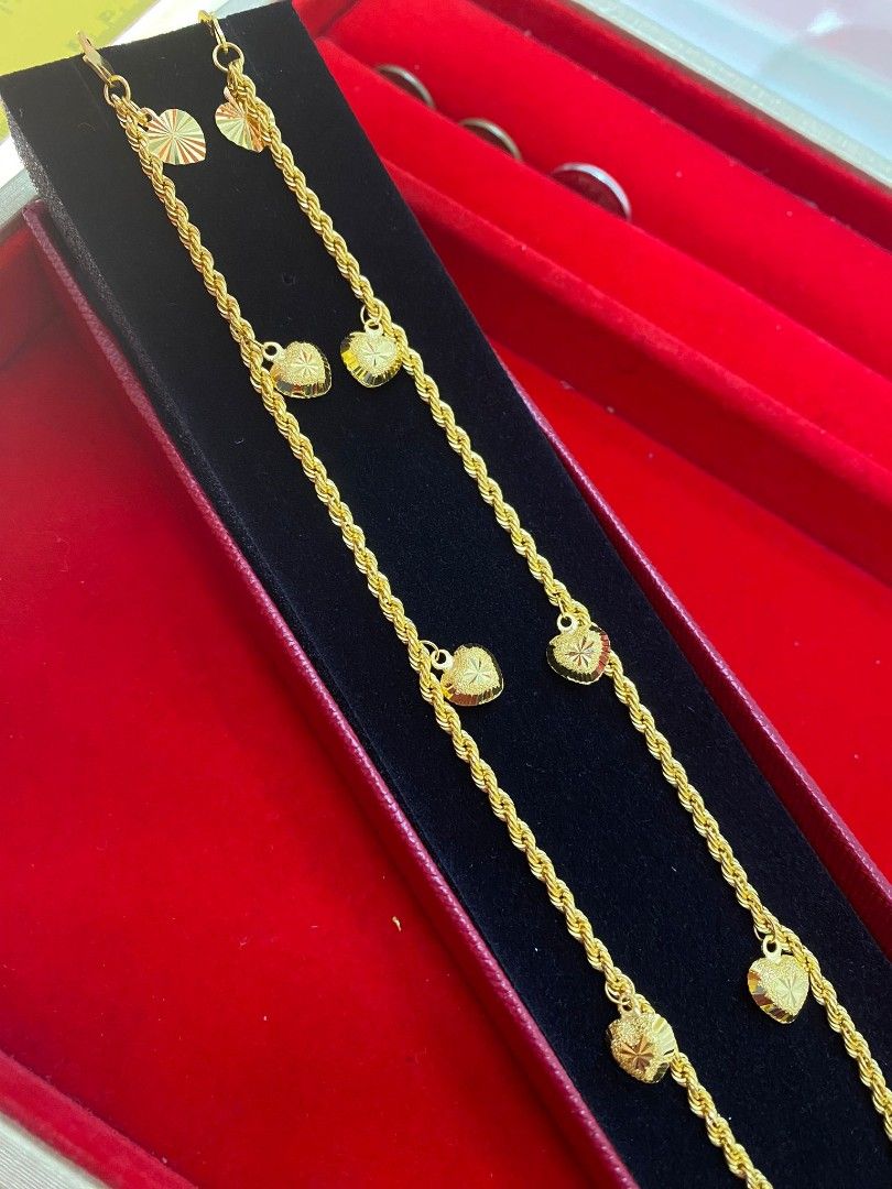 916 Gold Love Dangling Bracelet 3 grams