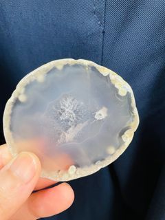 粉色 瑪瑙片 晶洞 帶皮 原礦 打磨礦石 礦中景 把玩 欣賞