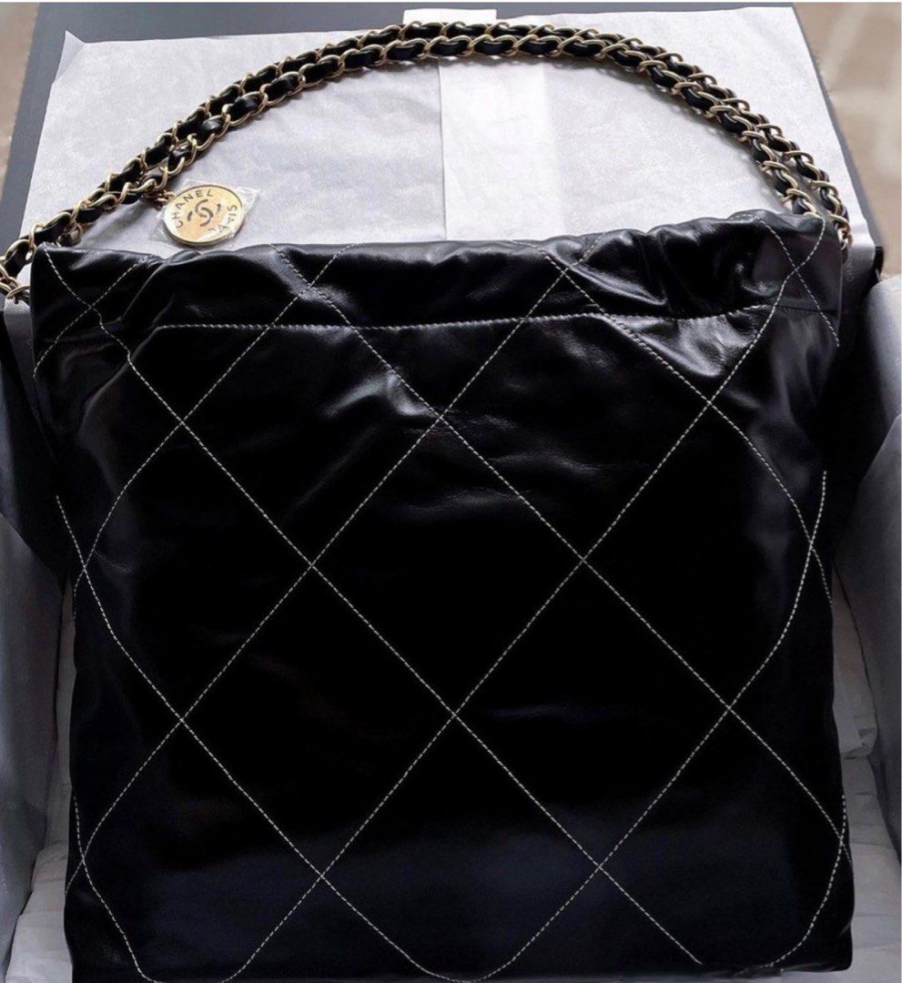 🆕 AUTHENTIC CHANEL 22 BAG SMALL BLACK CALFSKIN IN GOLD HARDWARE