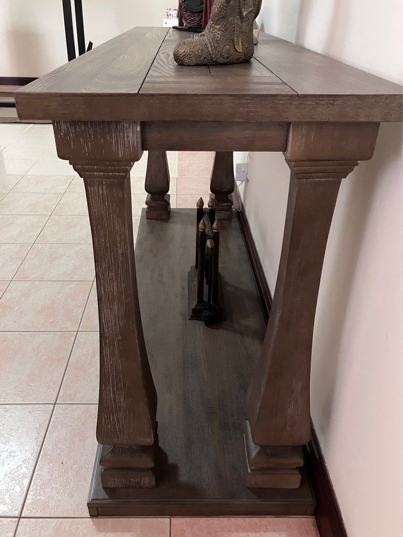 Ashley Design Johnelle console table