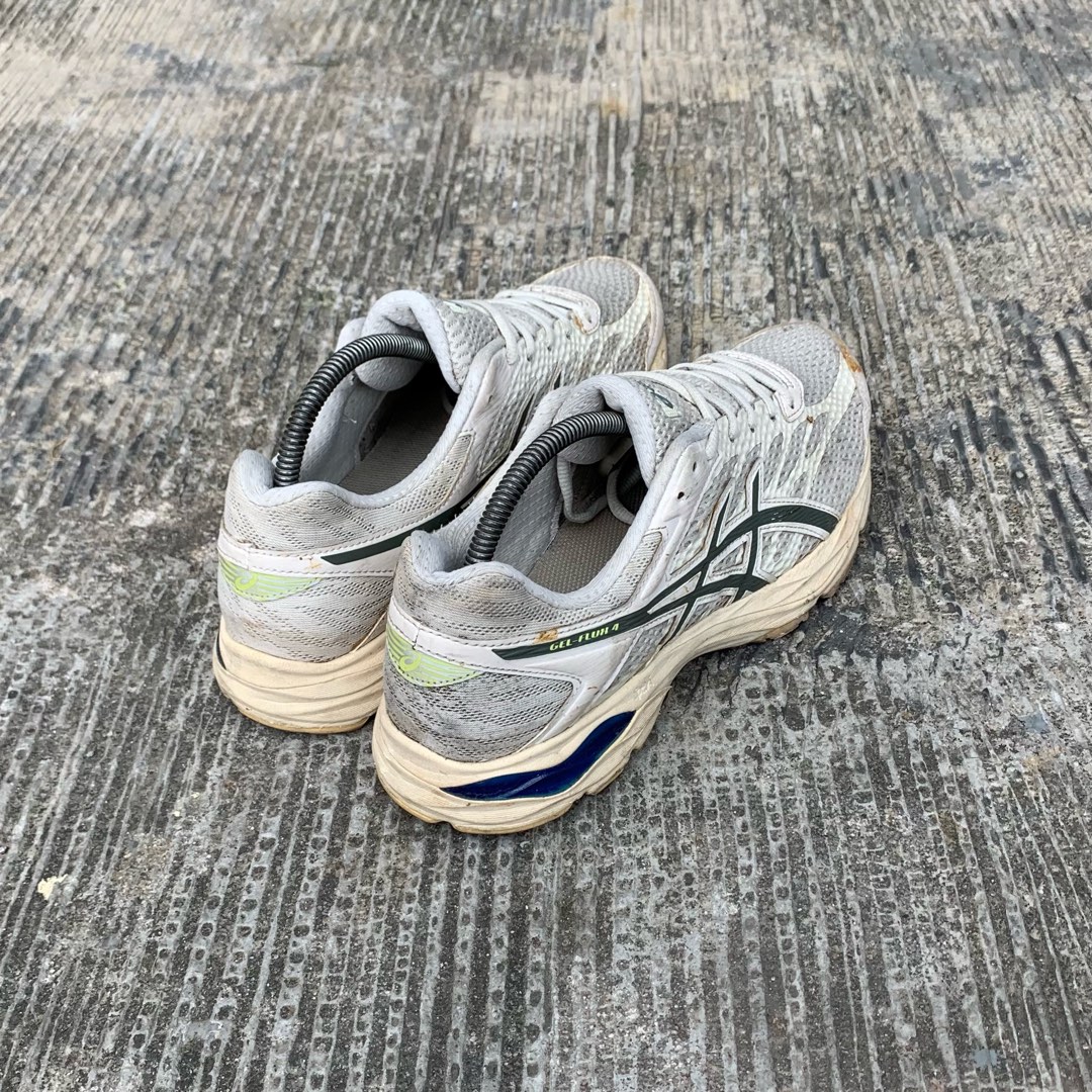 grey and pink adidas swift run