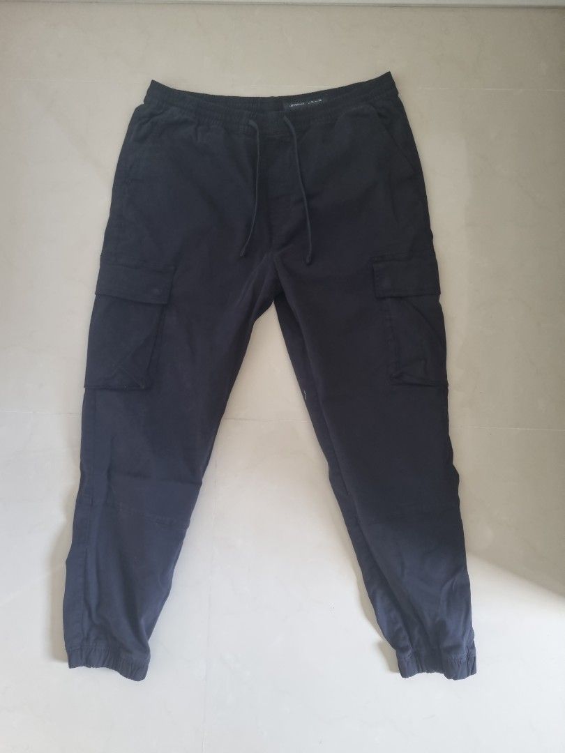 black cargo pants XL, Men's Fashion, Bottoms, Chinos on Carousell