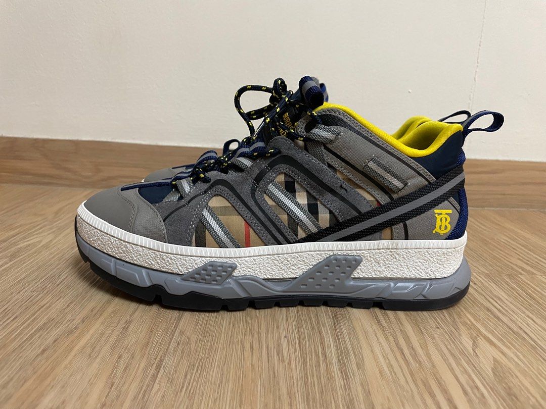 Burberry sneakers Men s Fashion Footwear Sneakers on Carousell