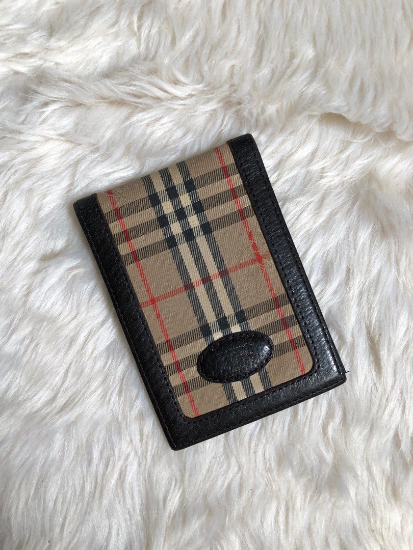 BURBERRY VINTAGE ID/CARD HOLDER (Category: Luxury Bags & Wallets) located in Naga. Submitted by shieshop (Listing ID 1219039088, Image 1). Description: Vintage Burberry card holder from Japan Visible sign of usage Unisex.