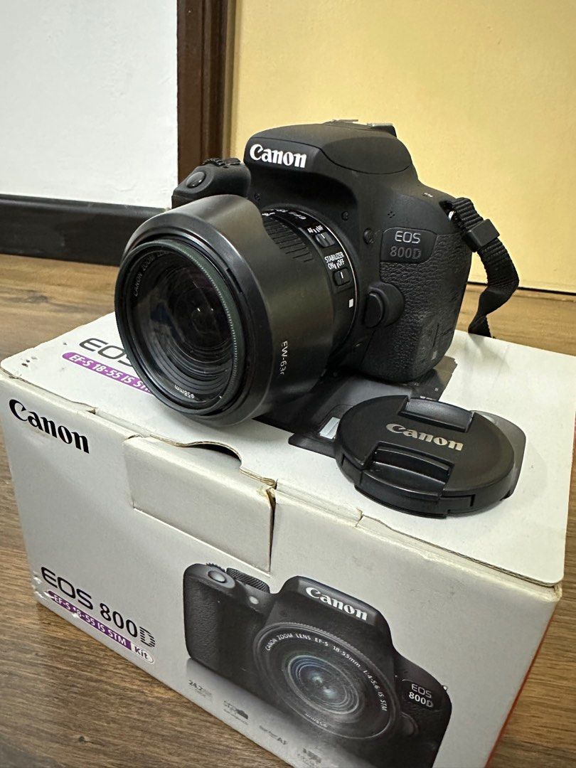 Canon 800D Camera with lens kit, Photography, Cameras on Carousell