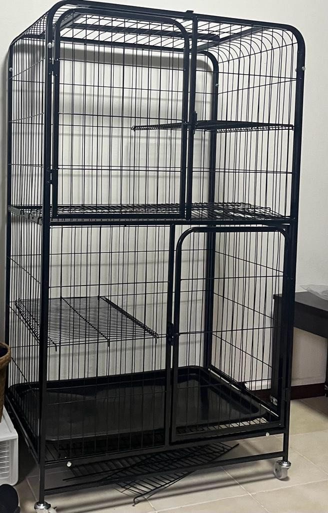 Cat cage carousell top